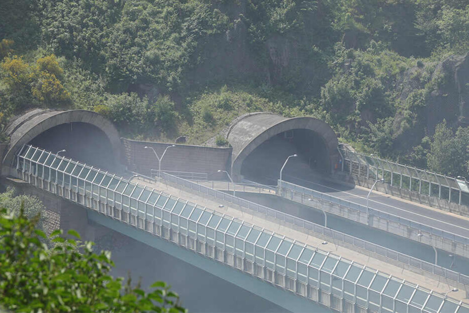 Am Coschützer Tunnel auf der A17 ging am Samstagvormittag gar nichts mehr.
