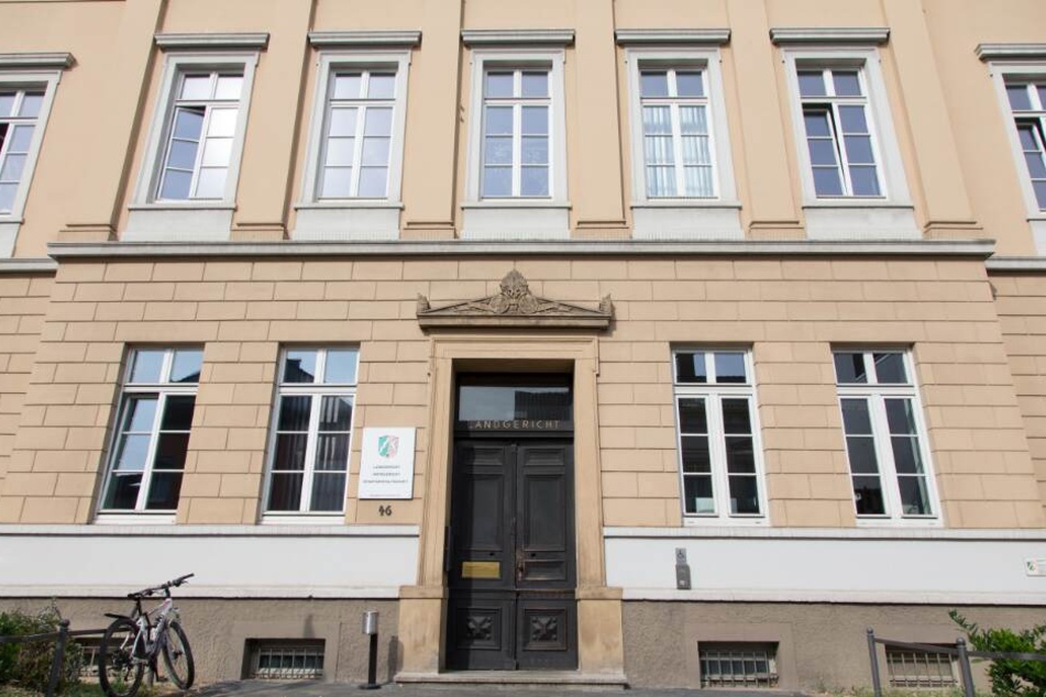Vor dem Detmolder Landgericht wurde der 29-Jährige nun zu einer Haftstrafe verurteilt.