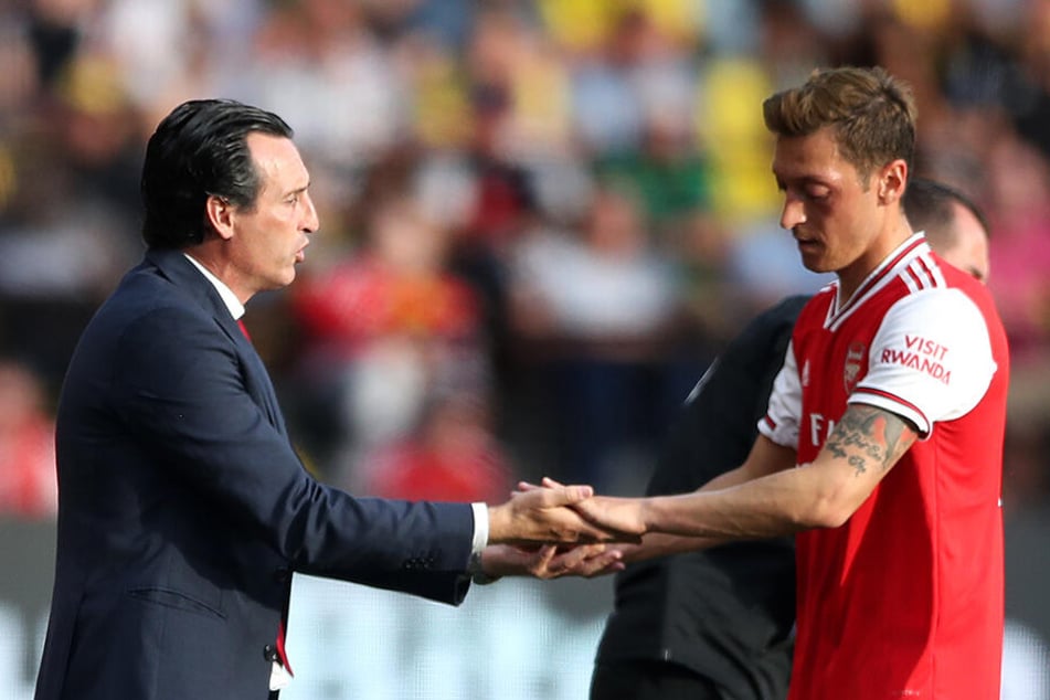 Unai Emery und Mesut Özil. Das passt irgendwie nicht.