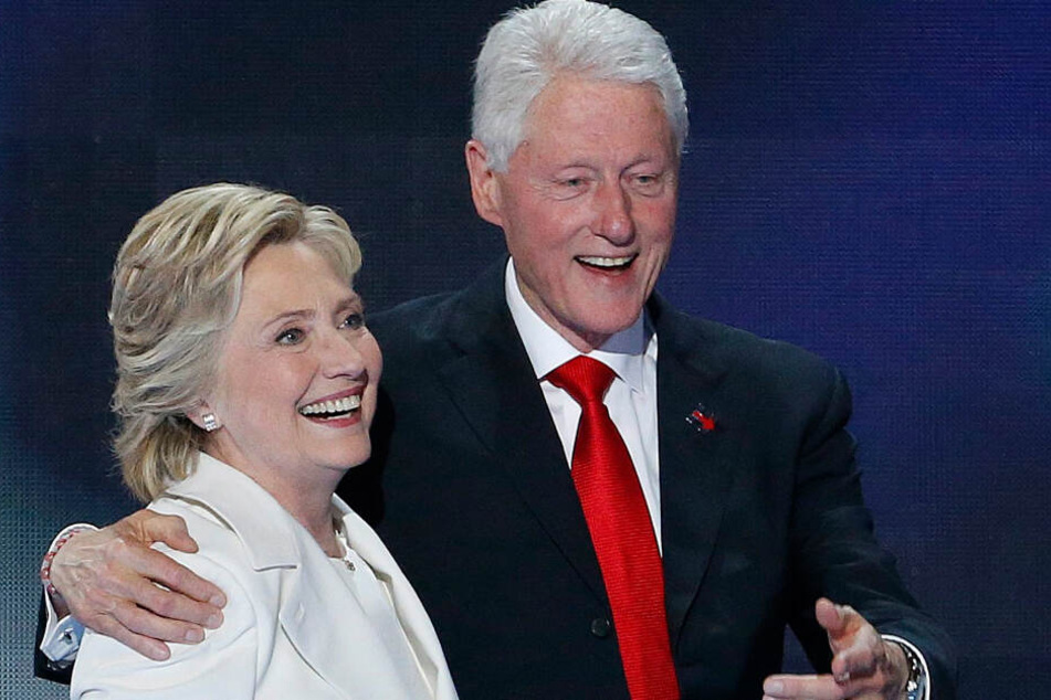 Hillary Clinton (72) mit ihrem Mann Bill Clinton (73). (Archivbild)