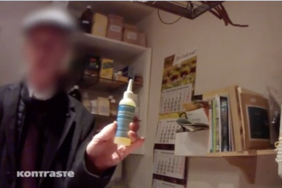 Der Arzt verkaufte der Mutter das Gemisch direkt in der Praxis.