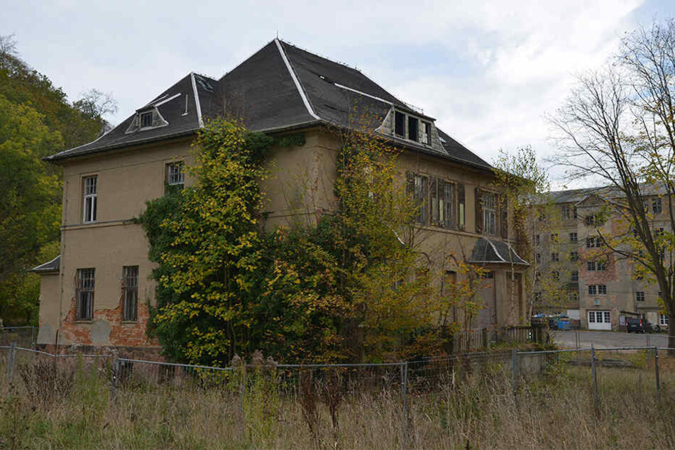 Die Kommandantenvilla auf dem Gelände des ehemalige Konzentrationslagers Sachsenburg soll abgerissen werden.