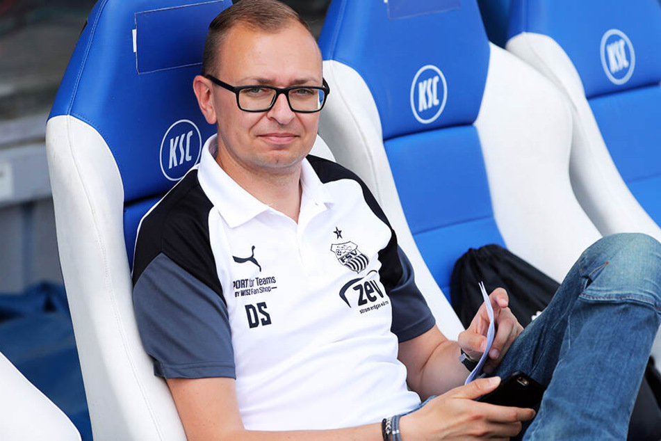 Sein Lächeln zeigt es: FSV-Pressesprecher Daniel Sacher ist mit dem bisherigen Dauerkartenverkauf zufrieden.