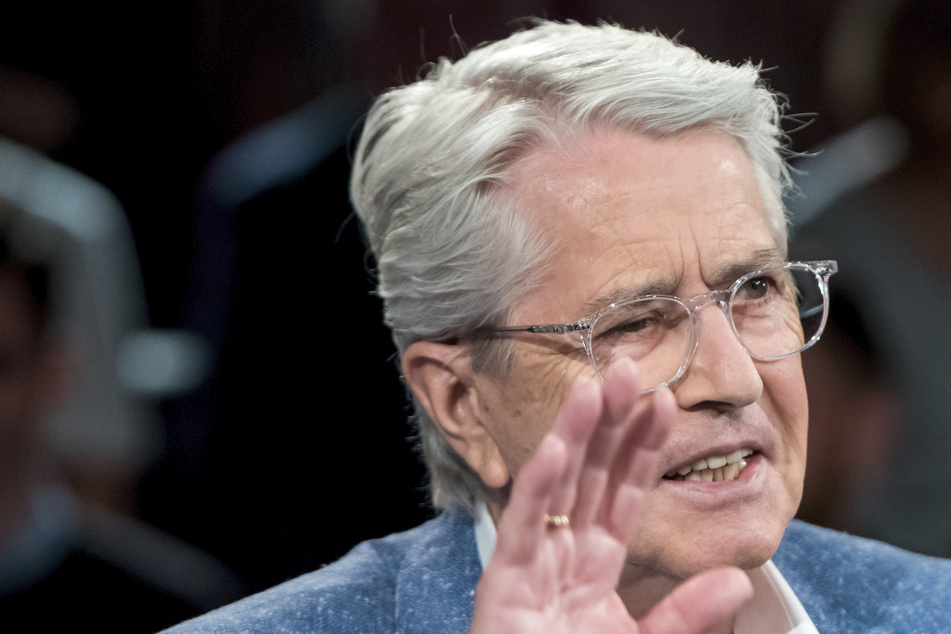 Frank Elstner (78), Fernsehmoderator, spricht während einer Aufzeichnung der ZDF-Talkshow "Markus Lanz".