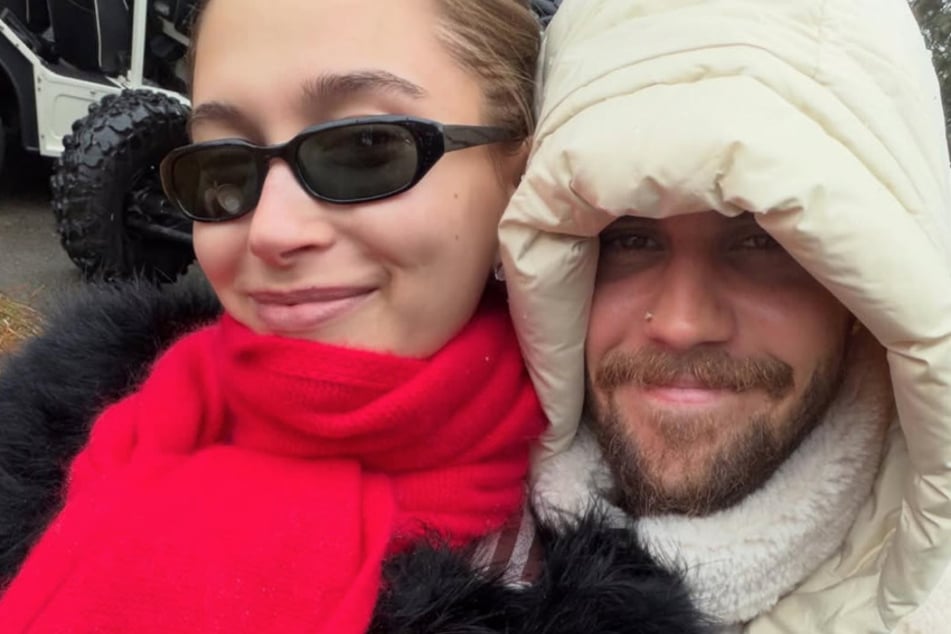 Justin Bieber's (r) love for Hailey (l) seemingly remains strong after he allegedly "liked" an old snap of him with his ex, Selena Gomez!