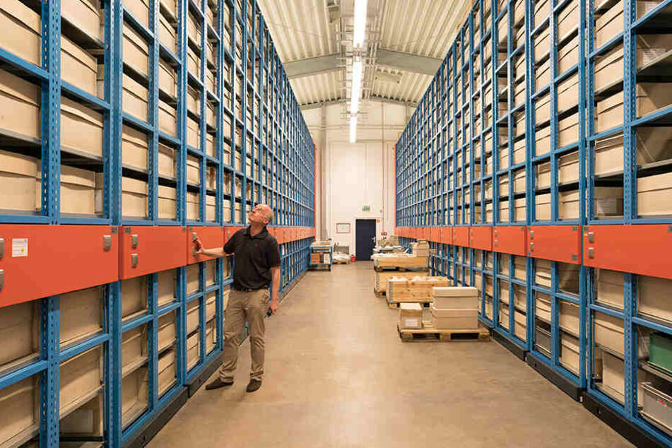 21 Millionen Fundstücke! Sachsens archäologischer Schatz lagert gut sortiert in 60 000 Kisten in einem riesigen Depot in Klotzsche.