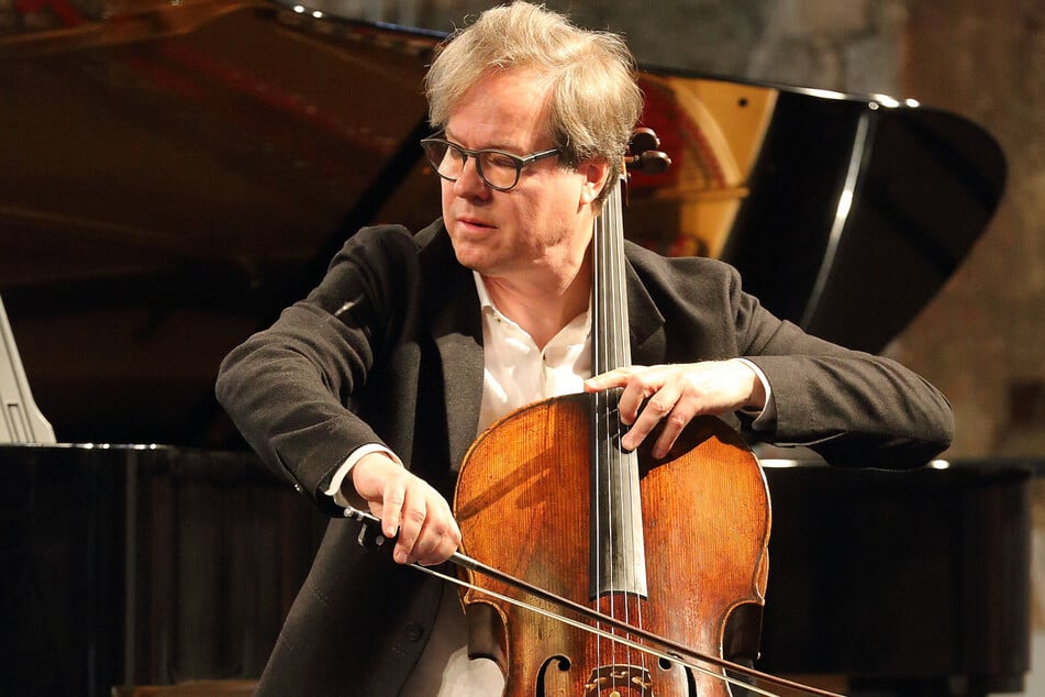 Cellist Vogler wird weitere fünf Jahre die Dresdner Musifestspiele leiten.