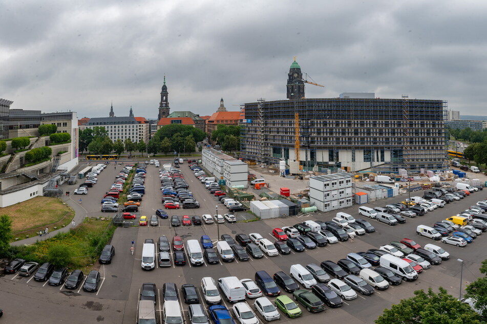 Rudolf Friedrichs oder Familie Arnhold: Wie der künftige Platz vor dem neuen Verwaltungszentrum ("Stadtforum") heißen soll, ist ungeklärt.