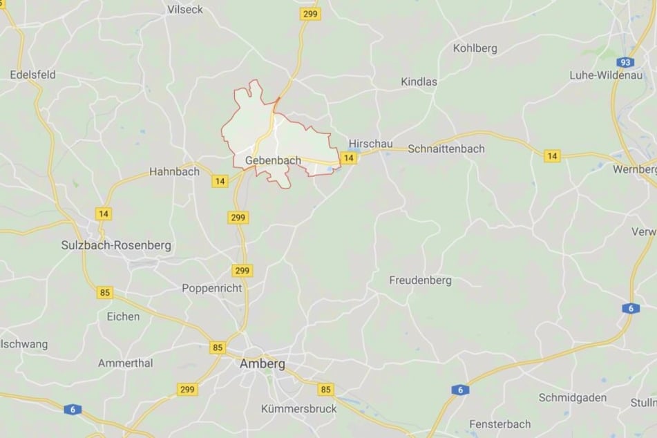 Auf der Bundesstraße 299 bei Gebenbach ist es in Bayern zu einem kuriosen Unfall gekommen.
