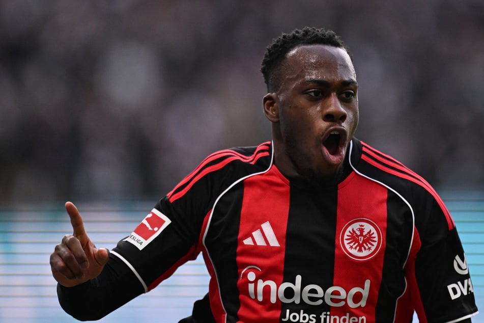 Große Freude bei Arnaud Kalimuendo. Der Neu-Frankfurter brachte seine Eintracht in der ersten Halbzeit mit 1:0 in Führung.