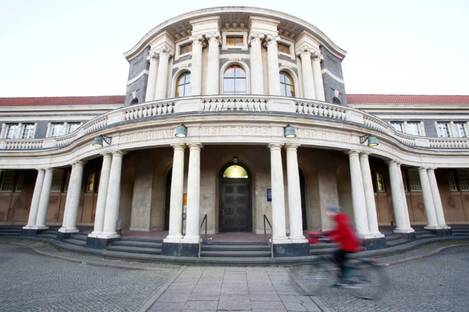 Die Uni Hamburg - hier das Hauptgebäude - feiert in diesem Jahr ihr 100-jähriges Bestehen. (Archivfoto)