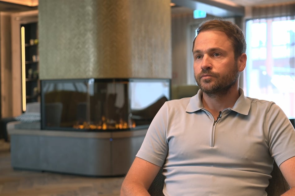 Wilhelm Steindl (32), Hotelier aus Tirol, wollte seinen prominenten Gast nicht einfach so davonkommen lassen.
