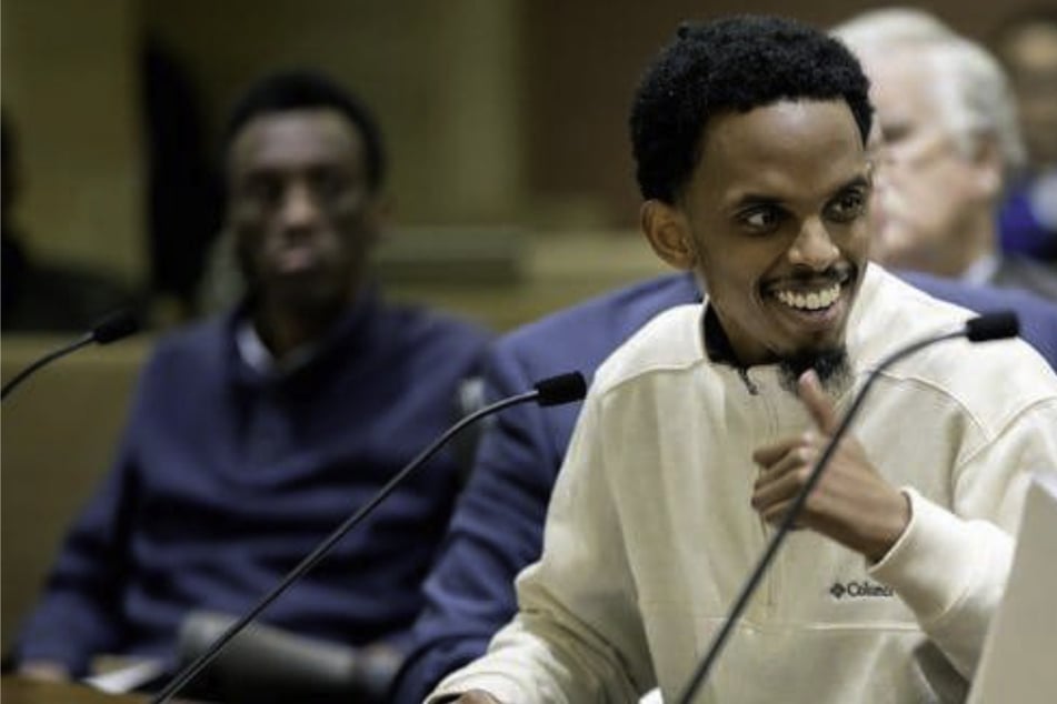State Senator Omar Fateh (r.) has received the backing of the Minnesota Democratic–Farmer–Labor Party in his bid to become the city's next mayor.