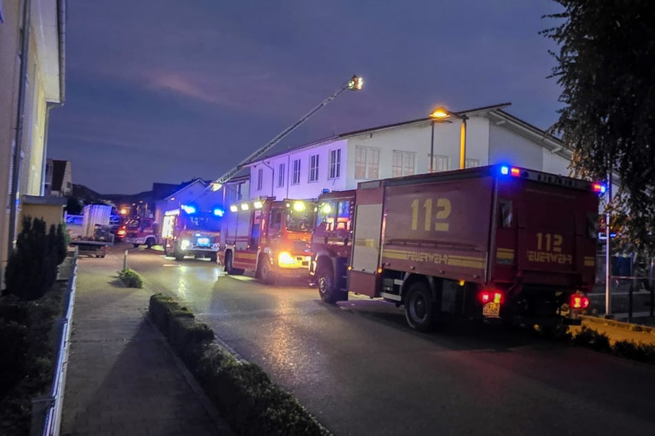 In Lauchrigen wurden zwei Personen schwer verletzt, nachdem das Dach eines Supermarkts eingestürzt ist.