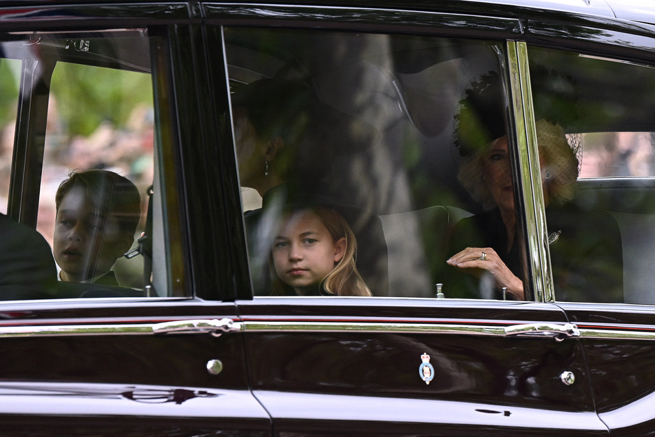 Prinz George (9) und Prinzessin Charlotte (7) sind bei der Trauerfeier ebenfalls mit dabei.