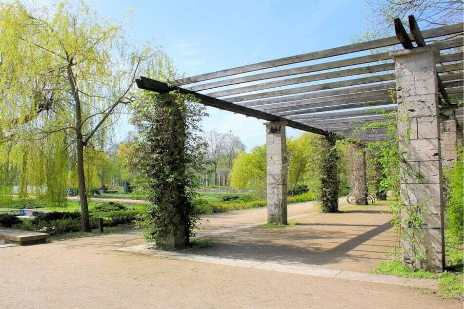 Auf der Westseite wurde bereits einiges saniert, unter anderem die Pergola. (Archivbild)