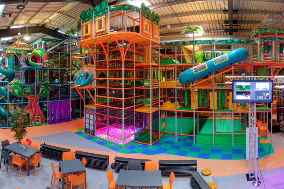 Ein riesengroßer Indoor-Spielplatz für die ganze Familie.