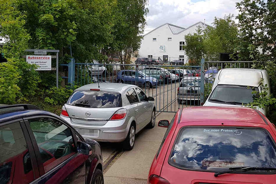 Von diesem Chemnitzer Autohof soll 2016 illegaler Abfall über Hamburg nach Afrika transportiert worden sein.