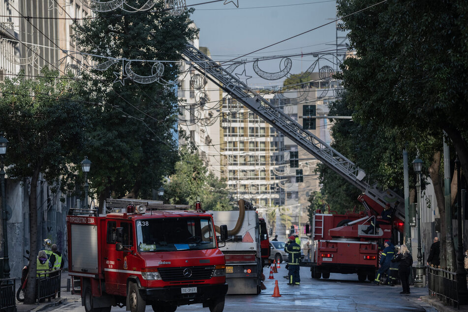 Erhebliche Gebäudeschäden trug das Arbeitsministerium in Athen davon.
