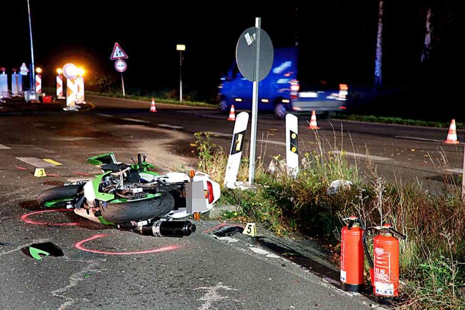 Der Motorradfahrer kam ebenfalls schwer verletzt ins Krankenhaus.
