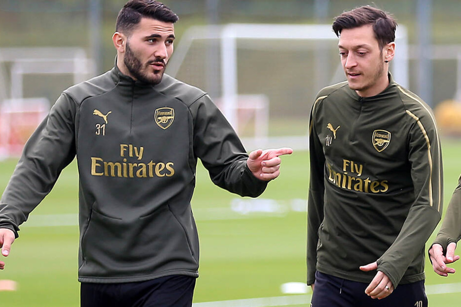 Ein Sprecher des FC Arsenal sagte am Freitag gegenüber der DPA: "Beiden geht es gut und sie werden heute trainieren."