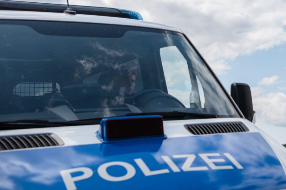 Der Mann griff zum Messer und schlitzte seiner Frau den Hals auf. (Symbolbild)