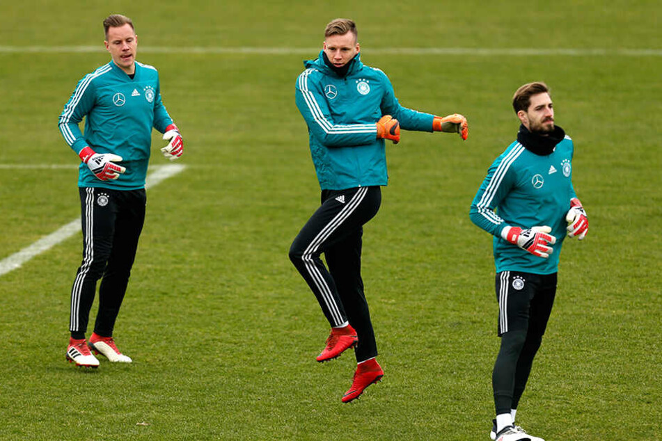 Hinter Neuer die Ersatz-Torhüter bei Joachim Löw: Marc-Andre ter Stegen, Bernd Leno und Kevin Trapp.
