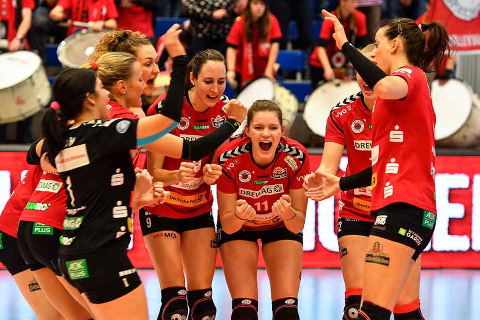 Jubel der DSC-Damen: Gegen VfB Suhl Lotto Thüringen konnten die Dresdnerinnen gewinnen.