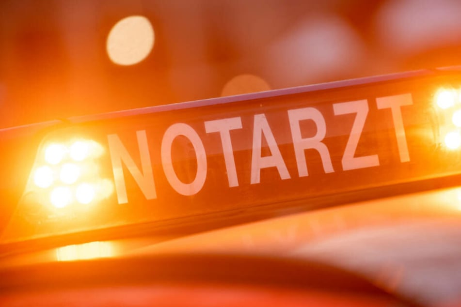 Der 20-Jährige starb noch an der Unfall-Stelle (Symbolbild).