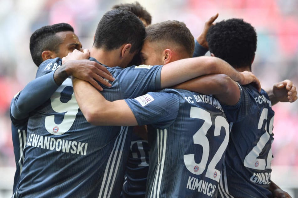 Der FC Bayern München hat die Tabellenführung der Bundesliga zurückerobert.