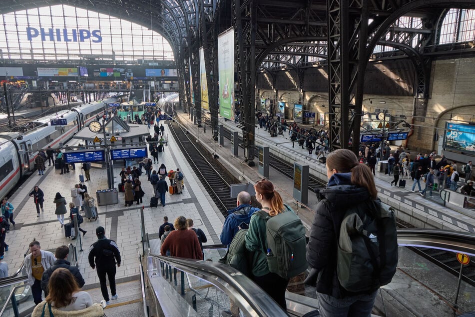 Sechs-Euro-Wasser am Hamburger Hauptbahnhof: Wie viel Standortzuschlag darf erlaubt sein? (Archivfoto)