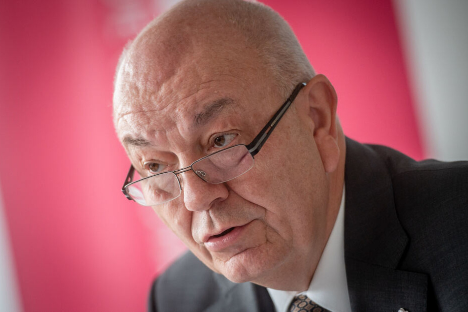 Dr. Dieter Pfortner (66), Präsident der IHK Chemnitz, ist mit der aktuellen Lage in den Industriebetrieben alles andere als zufrieden.