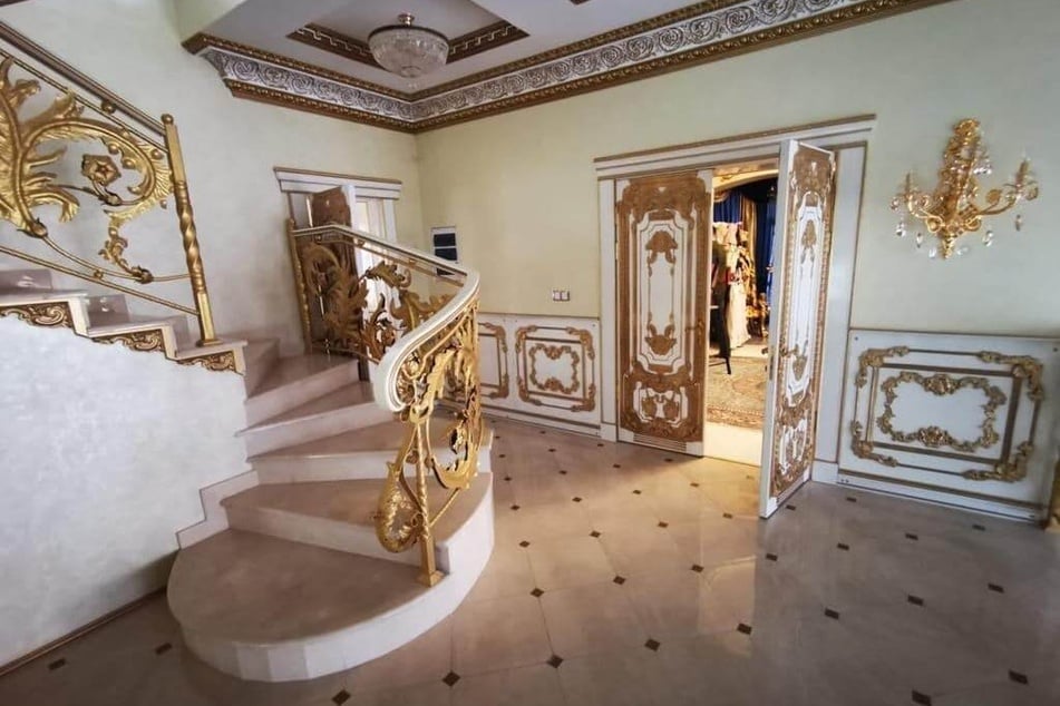Russische Medien nennen den protzigen Palast spöttisch "Safonows Versailles"