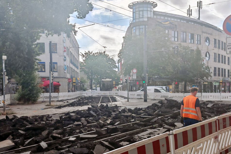 Die Weichen der Straßenbahn müssen im Stadtteil Pieschen ausgetauscht werden.