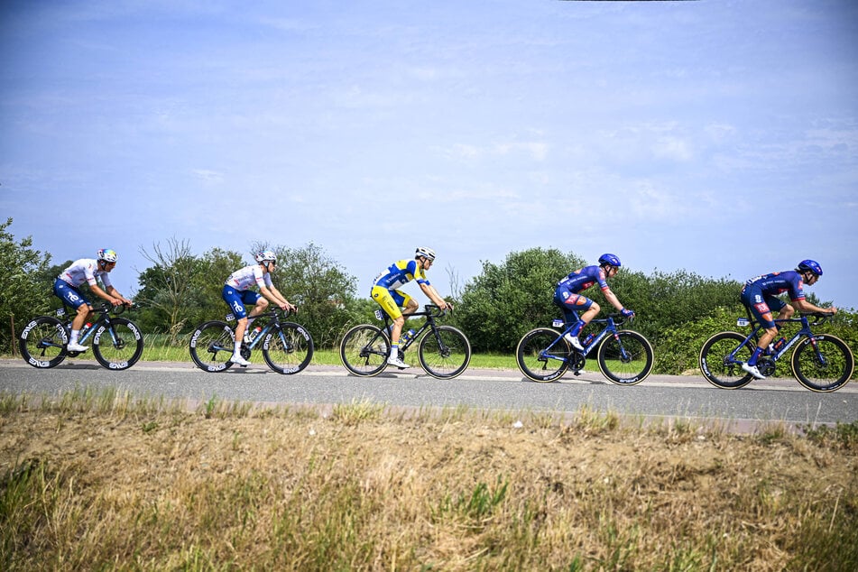 Mit der Tour de France lockt ein weiteres Sportereignis vor den Fernseher.