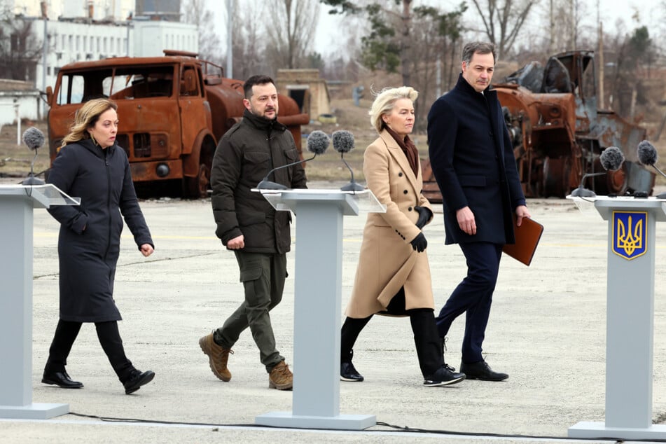 Italiens Ministerpräsidentin Giorgia Meloni (47), Ukraines Präsident Wolodymyr Selenskyj (46), EU-Kommissionspräsidentin Ursula von der Leyen (65) und Belgiens Premierminister Alexander De Croo (48) während eines gemeinsamen Treffens in Kiew.