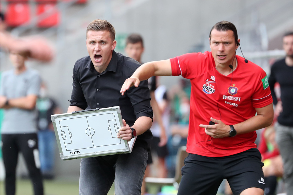 FCE-Coach Aleksey Shpilevski (33, l., mit Co-Trainer Marc Hensel, 35) muss dafür sorgen, dass in Kiel eine selbstbewusste Auer Mannschaft auf dem Rasen steht.