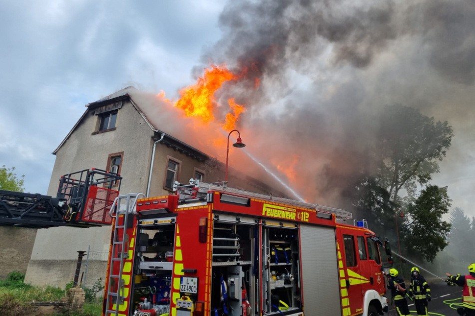 In Colditz (Landkreis Leipzig) brannte Ende August der Dachstuhl eines unbewohnten Mehrfamilienhauses.