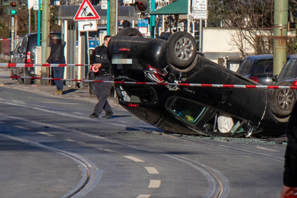 Frankfurt: Peugeot zu schnell unterwegs? Zwei Fußgänger sterben nach Zusammenprall