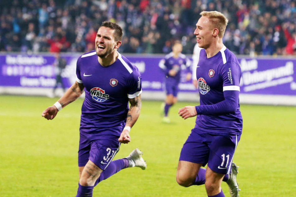 Können die Auer um Florian Krüger (r.) und Pascal Testroet heute endlich mal wieder einen Auswärtserfolg bejubeln?