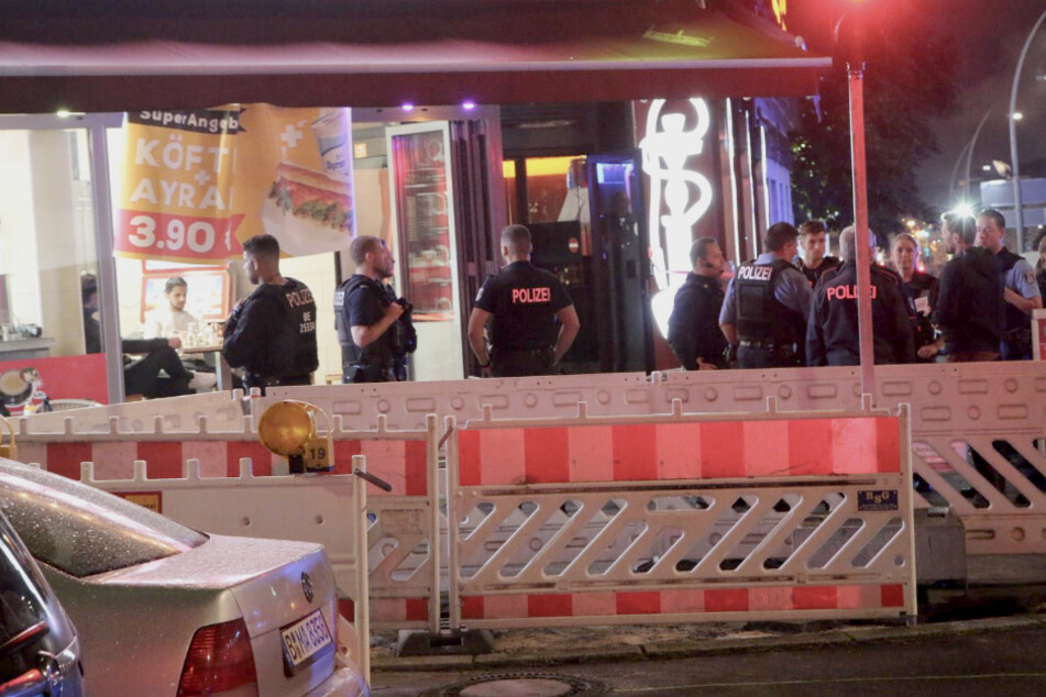 28-Jähriger soll Geschäftsmann in Shishabar in die Beine geschossen haben: Jetzt steht er vor Gericht!