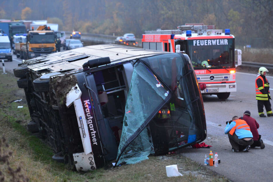 Der Bus war Ende Oktober 2015 auf der Rückreise von England verunglückt.