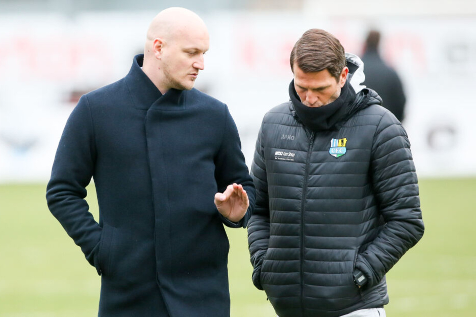 Dürfen Sportdirektor Armin Causevic (l.) und Trainer Patrick Glöckner noch neue Spieler holen?