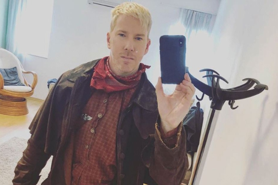 Blondiert, cool, markant: Mit dem "Sherminator" hat Chris Owen nicht mehr viel gemeinsam.