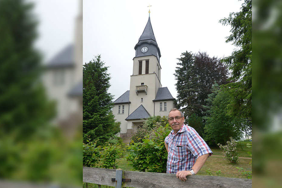 Anpacken: Wolfgang Lesch (64) ist Vorsitzender des Fördervereins, der die Kirche sanieren will.