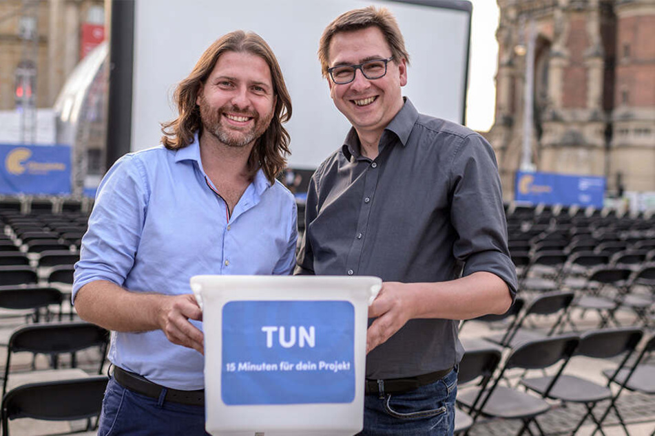 Lassen für die sich Präsentierenden auch eine Spendenbox rumgehen: Filmnächte-Chef Michael Claus (41, l.) und -Sprecher Volker Tzschucke (44).