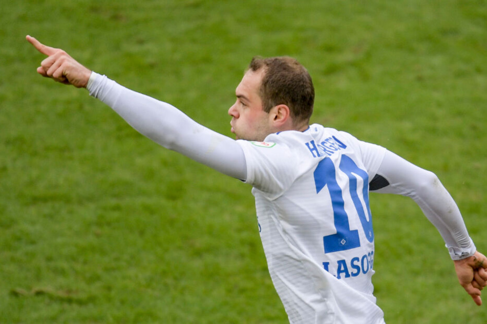 Pierre-Michel Lasogga soll auch gegen Paderborn wieder die Hauptlast im Angriff tragen.