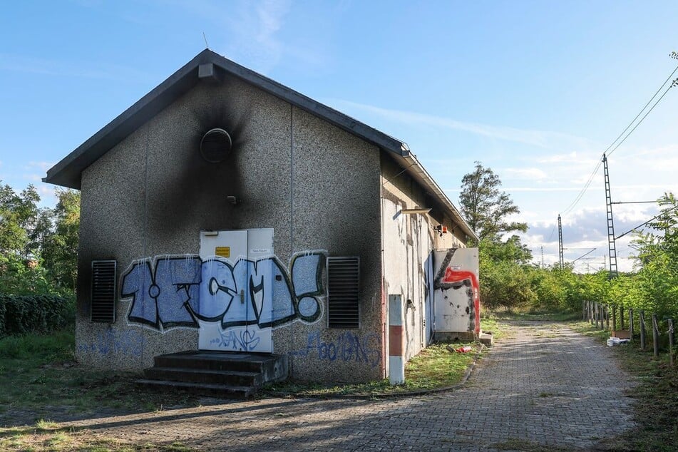 Das Stellwerk wurde durch das Feuer komplett zerstört und muss neu gebaut werden.