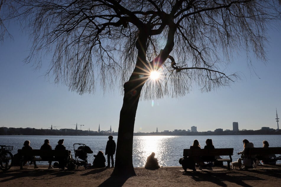 Die Sonne bleibt, dennoch sinken die Temperaturen etwas im Vergleich zu den Vortagen.