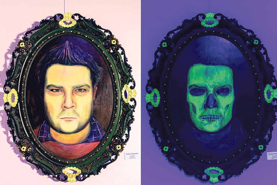 Das Selbstportrait des Künstlers wandelt sich unter Schwarzlicht in (s)ein Skelett.